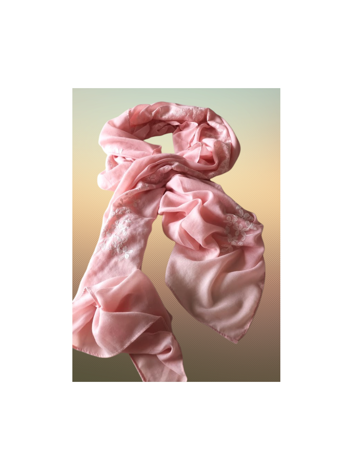 Foulard rose pastel avec motifs fleurs l 1 vue de face l Tilleulmenthe mode boutique de vêtements femme en ligne