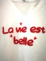 T-shirt ample crème et broderies rouges femme l 3 vue inscriptions l Tilleulmenthe mode boutique de vêtements femme en ligne