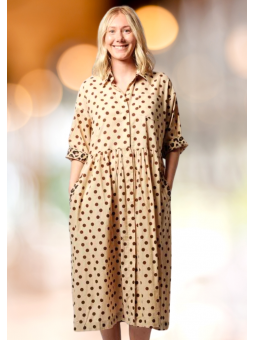 Robe chemise à pois camel et noire l 1 vue de face l Tilleulmenthe mode boutique de vêtements femme en ligne