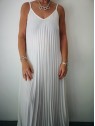 Robe longue plissée couleur blanche l 4 vue rapprochée l Tilleulmenthe mode boutique de vêtements femme en ligne