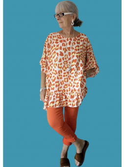 Blouse colorée imprimé léopard orange l 1 vue portée l Tilleulmenthe mode boutique de vêtements femme en ligne