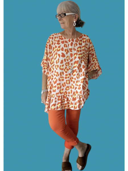 Blouse colorée imprimé léopard orange l 1 vue portée l Tilleulmenthe mode boutique de vêtements femme en ligne