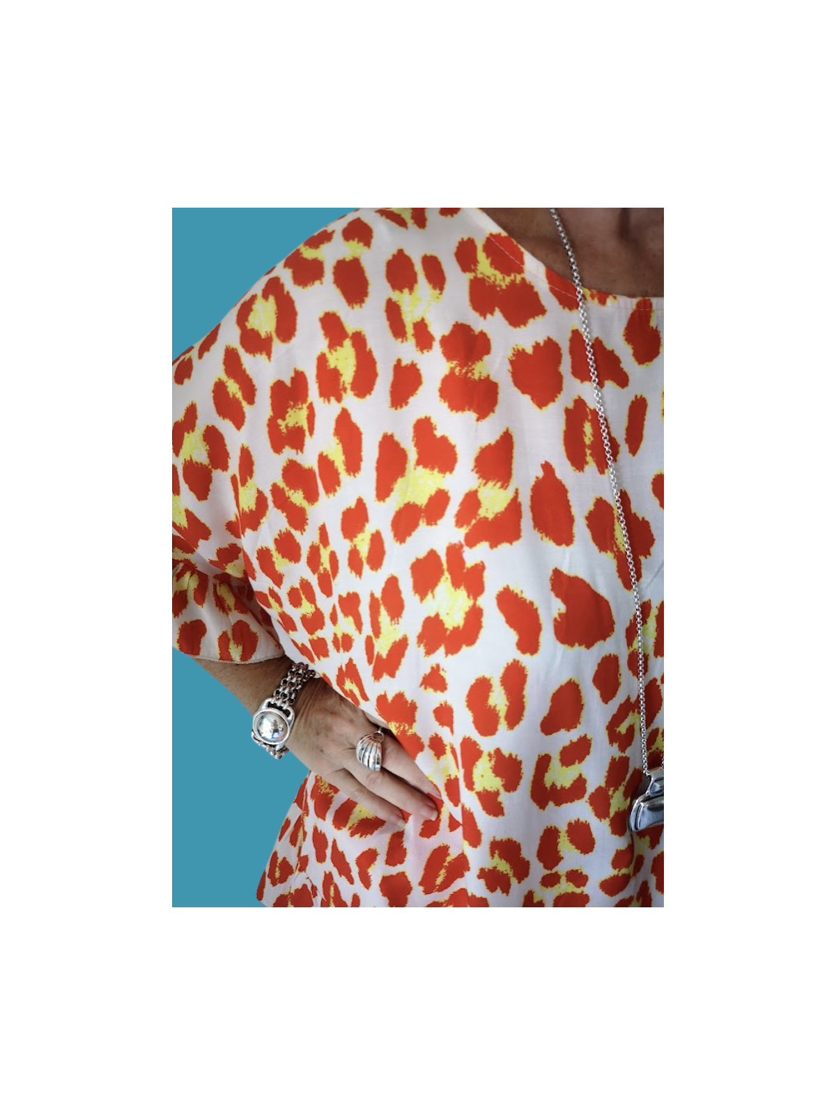Blouse orange avec imprimé léopard l 3 vue motifs léopard l Tilleulmenthe mode boutique de vêtements femme en ligne