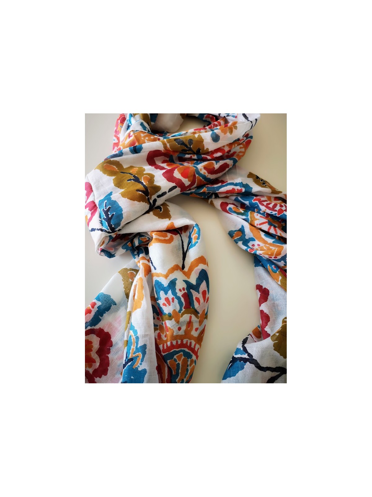 Paréo foulard coloré et imprimés floraux l 2 vue motifs l Tilleulmenthe mode boutique de vêtements femme en ligne