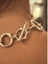 Collier ras de cou fermeture en T marque Ciclon l 3 vue fermeture l Tilleulmenthe mode boutique de vêtements femme en ligne