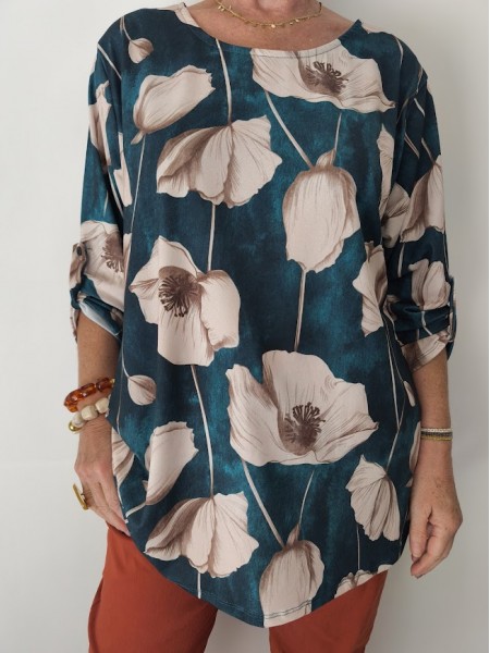 Haut bleu avec coquelicots blancs l 6 vue de près l Tilleulmenthe mode boutique de vêtements femme en ligne