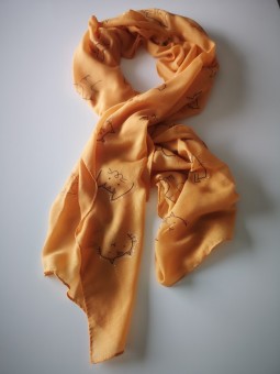 Foulard chat couleur moutarde l 1 vue de face l Tilleulmenthe mode boutique de vêtements femme en ligne