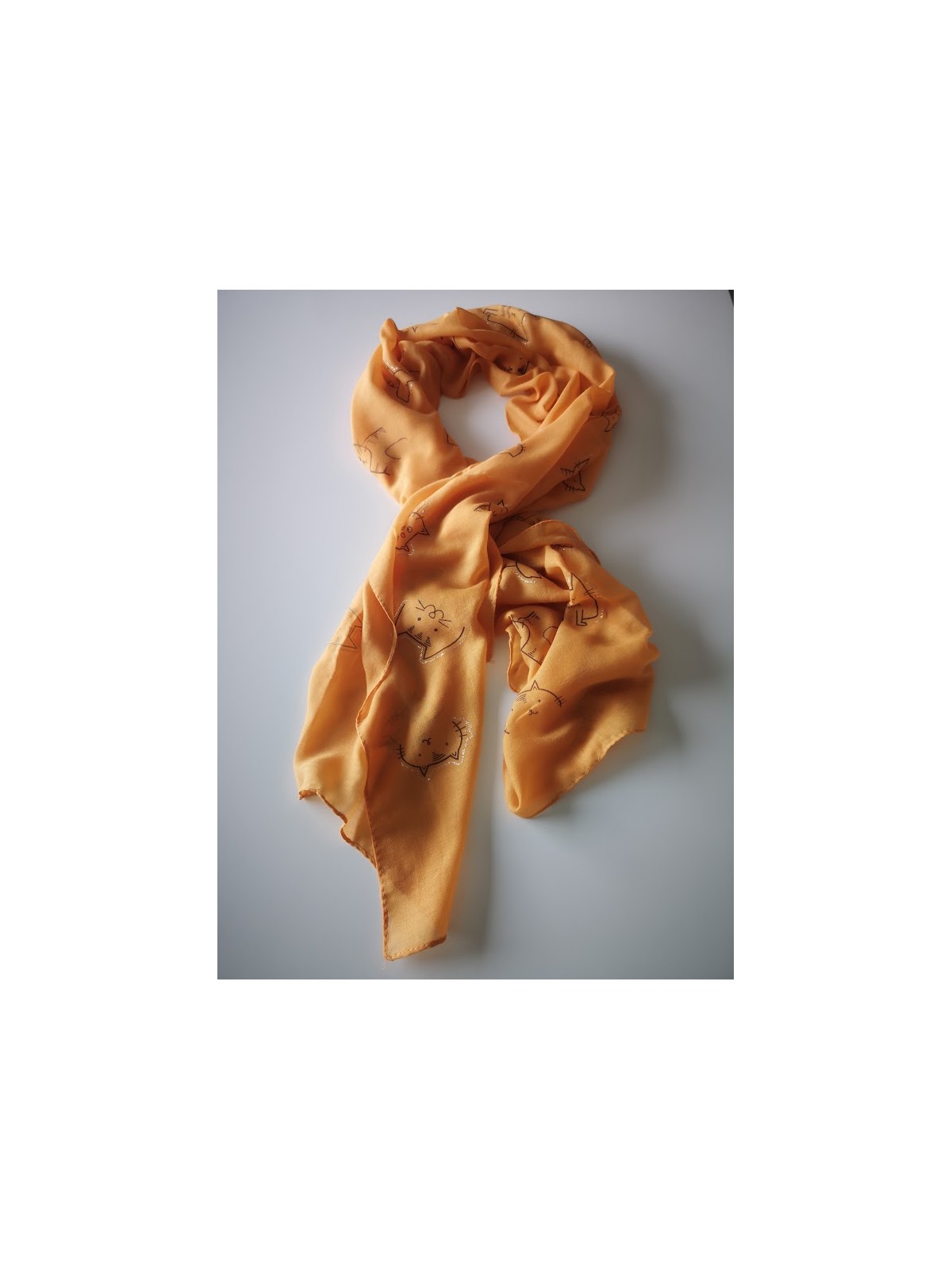 Foulard chat couleur moutarde l 1 vue de face l Tilleulmenthe mode boutique de vêtements femme en ligne