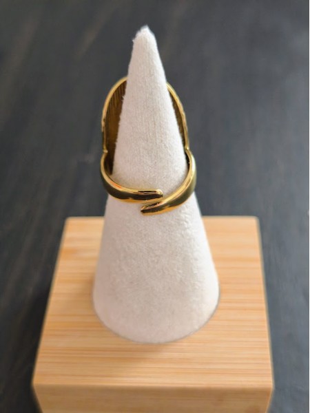 Bague ajustable dorée avec pierre fantaisie l 2 vue de dos l Tilleulmenthe mode boutique de vêtements femme en ligne