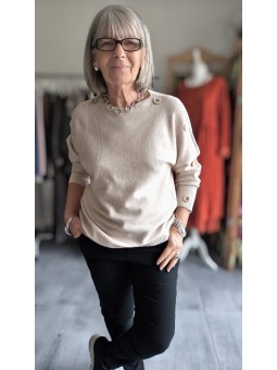 Pull beige manches longues boutons l 3 vue de face l Tilleulmenthe mode boutique de vêtements femme en ligne