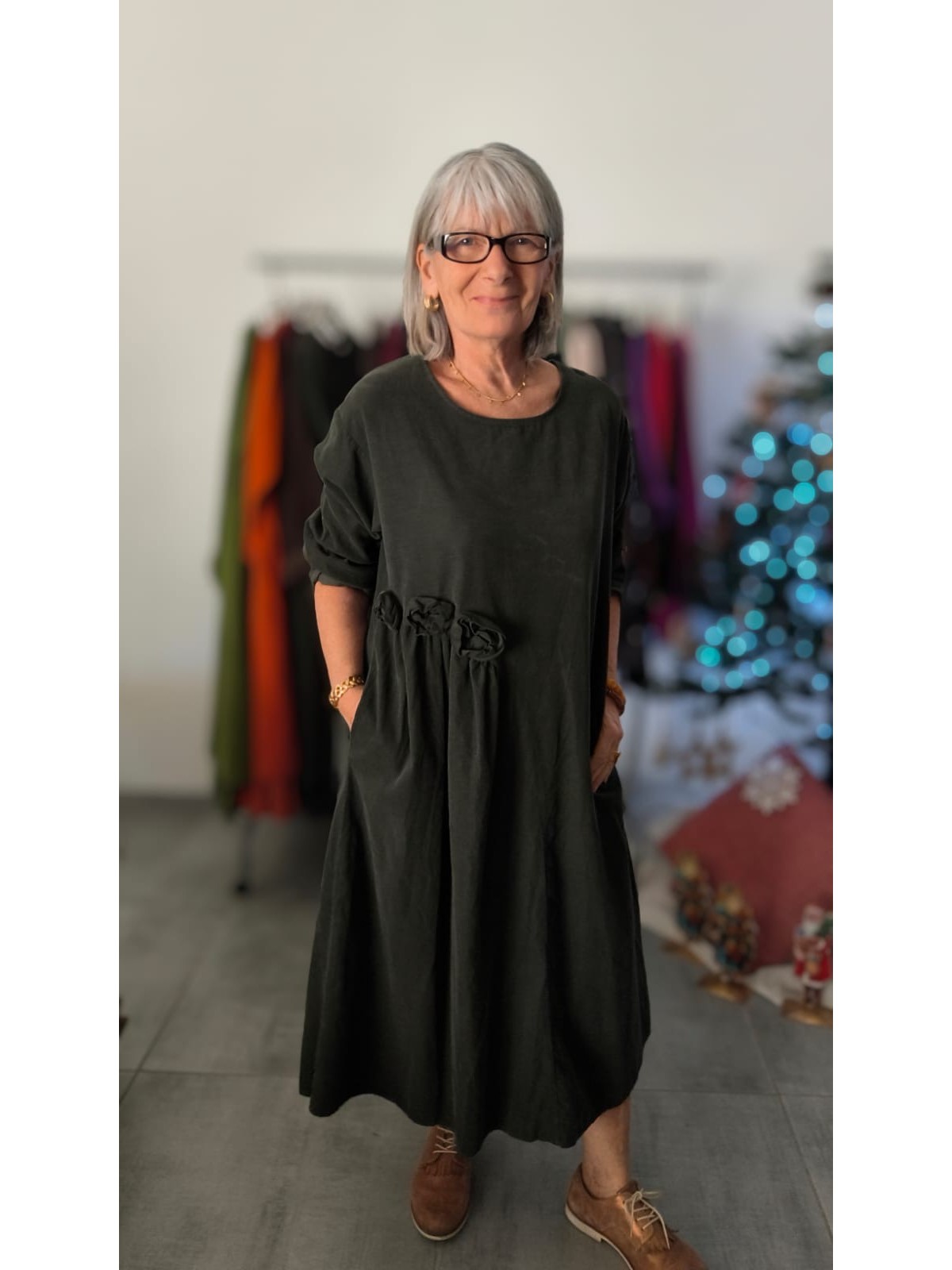 Robe kaki 100% Coton manches longues l 7 vue rapprochée l Tilleulmenthe mode boutique de vêtements femme en ligne