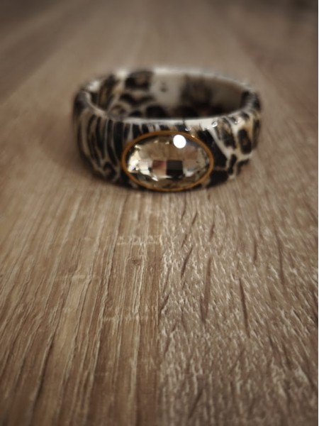 Bracelet fantaisie imprimé léopard l 1 vue de face l Tilleulmethe mode boutique de vêtements femme en ligne