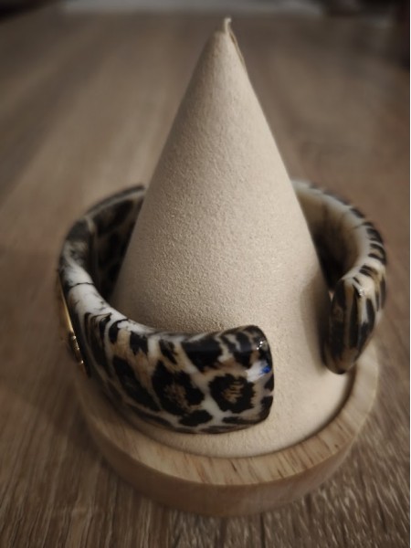 Bracelet motif léopard avec pierre synthétique l 2 vue de dos l Tilleulmenthe mode boutique de vêtements femme en ligne