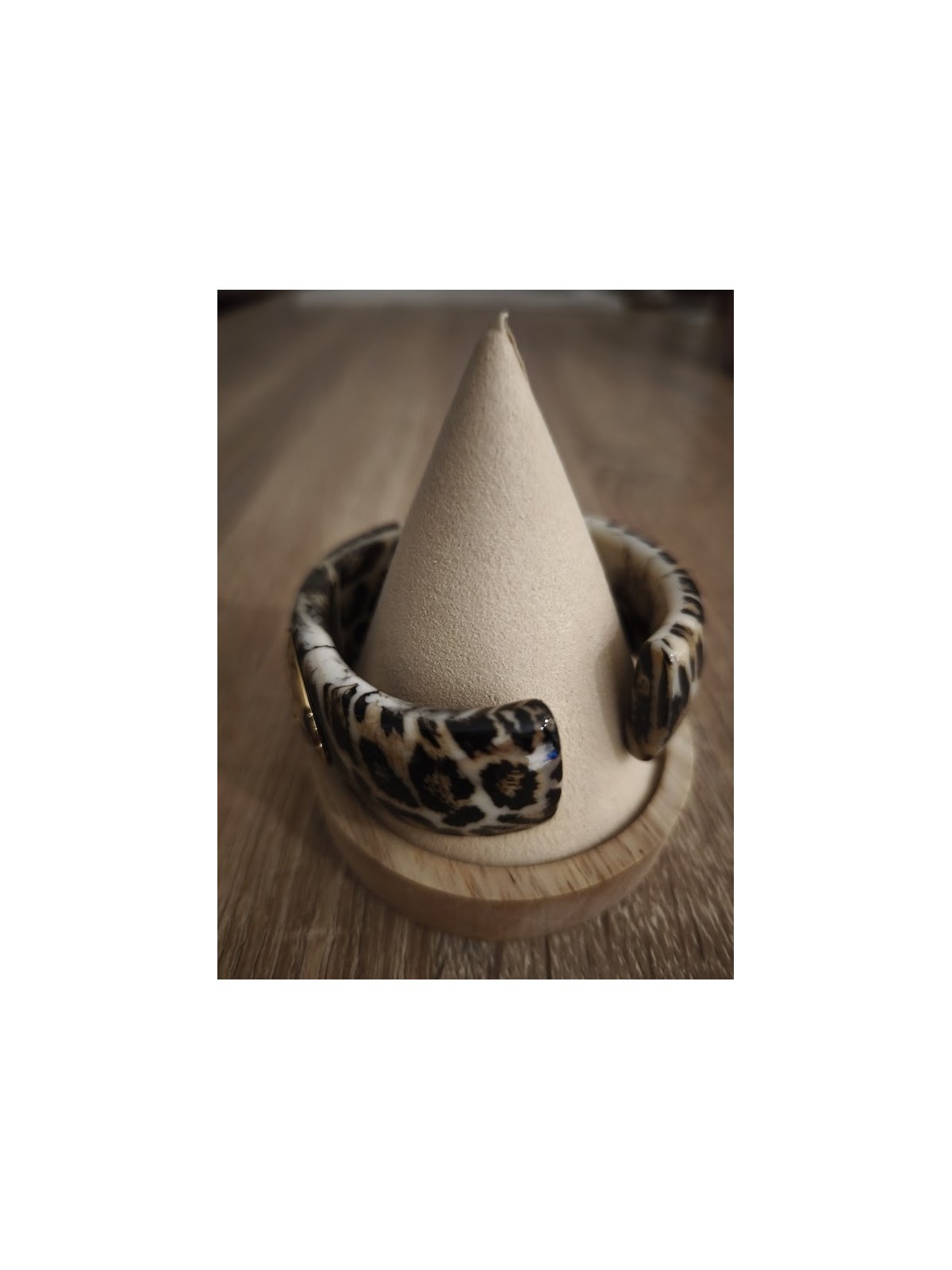 Bracelet motif léopard avec pierre synthétique l 2 vue de dos l Tilleulmenthe mode boutique de vêtements femme en ligne