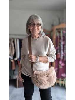 Sac Le Voyage en Panier couleur beige l 1 vue porté l Tilleulmenthe mode boutique de vêtements femme en ligne