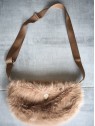 Sac fourrure couleur beige l 2 vue de face l Tilleulmenthe mode boutique de vêtements femme en ligne