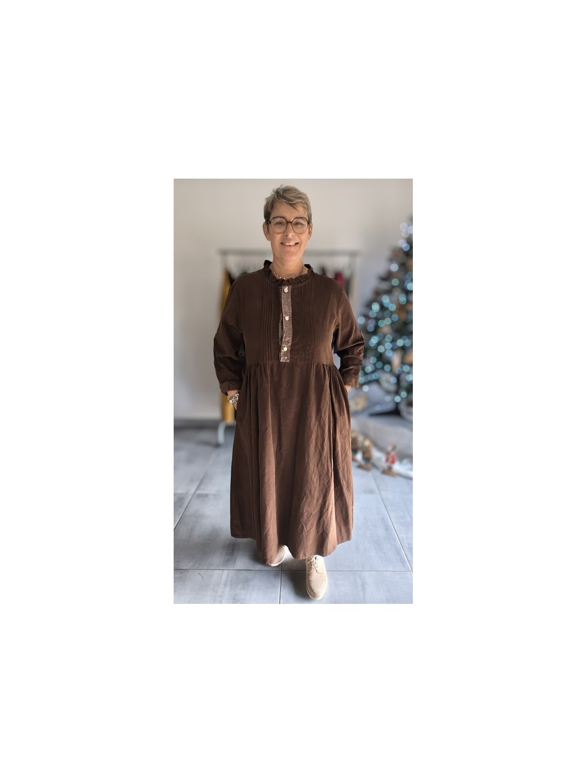 Robe marron boutonnée l 1 vue de face l Tilleulmenthe mode boutique de vêtements femme en ligne