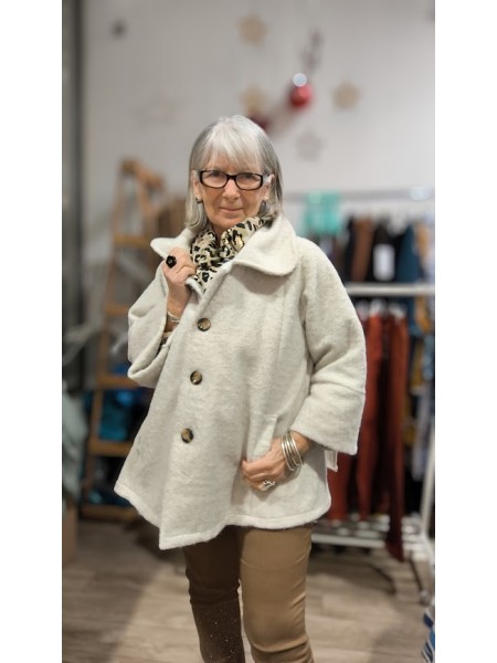 Veste en laine bouillie couleur écrue l 1 vue de face l Tilleulmenthe mode boutique de vêtements femme en ligne