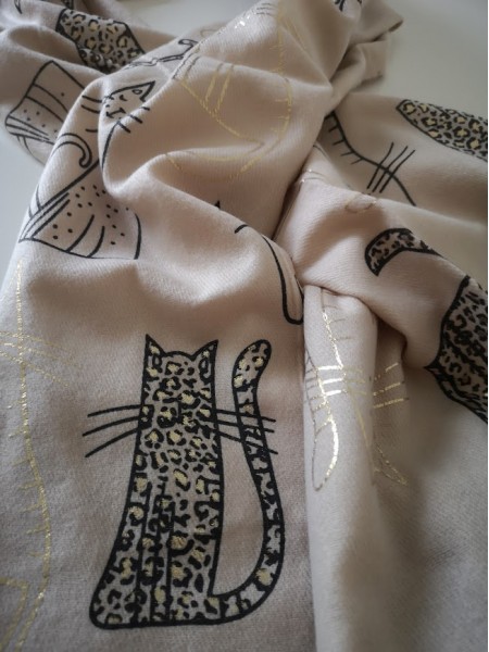 Echarpe chat beige, noire, et dorée l 2 vue rapprochée l Tilleulmenthe mode boutique de vêtements femme en ligne