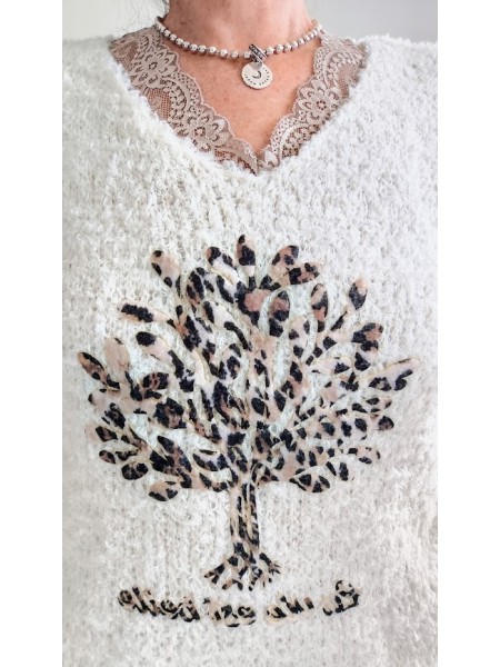 Pull encolure v beige et motifs léopard l 2 vue rapprochée l Tilleulmenthe mode boutique de vêtements femme en ligne