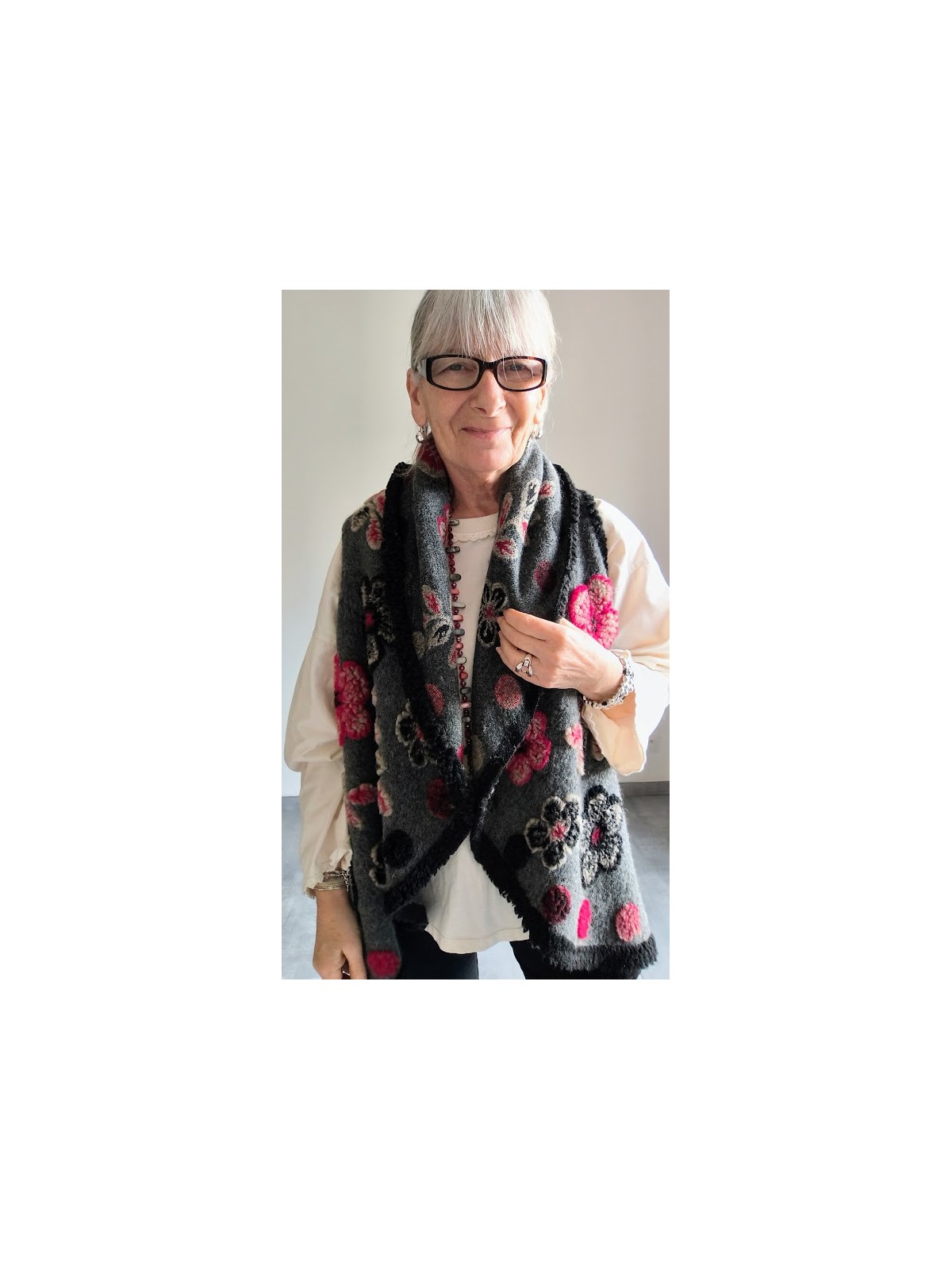 Veste grise fleurs roses laine bouillie l 10 vue fleurs roses l Tilleulmenthe mode boutique de vêtements femme en ligne