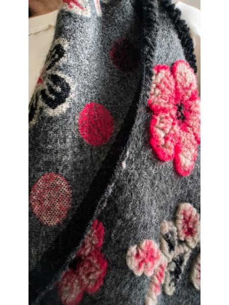 Veste grise et rose en laine bouillie l 11 vue laine grise l Tilleulmenthe mode boutique de vêtements femme en ligne