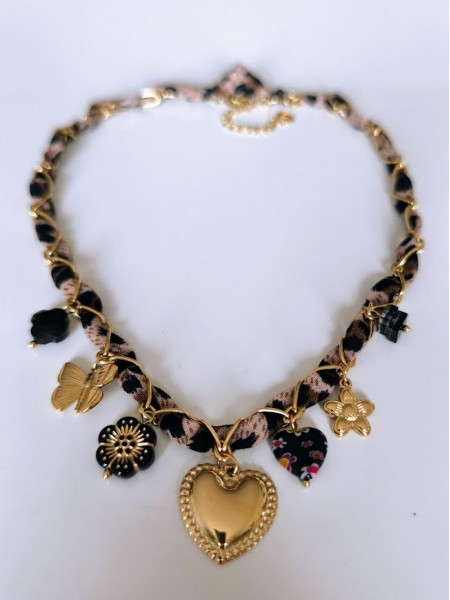 Collier ras de coeur doré à breloques l 1 vue de face l Tilleulmenthe mode boutique de vêtements femme en ligne