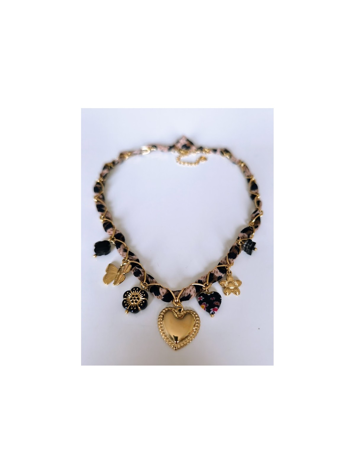 Collier ras de coeur doré à breloques l 1 vue de face l Tilleulmenthe mode boutique de vêtements femme en ligne