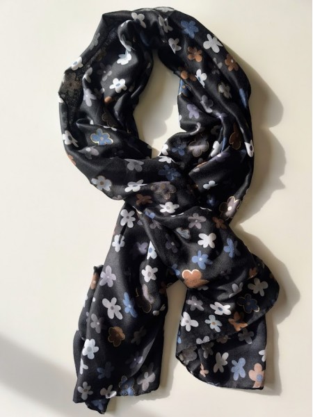 Foulard noir imprimés fleurs colorées l 1 vue de face l Tilleulmenthe mode boutique de vêtements femme en ligne