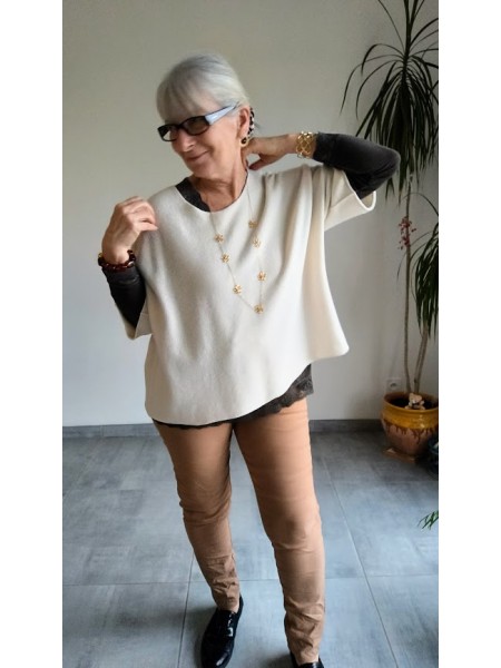 Pull poncho beige manches courtes l 1 vue de face l Tilleulmenthe mode boutique de vêtements femme en ligne