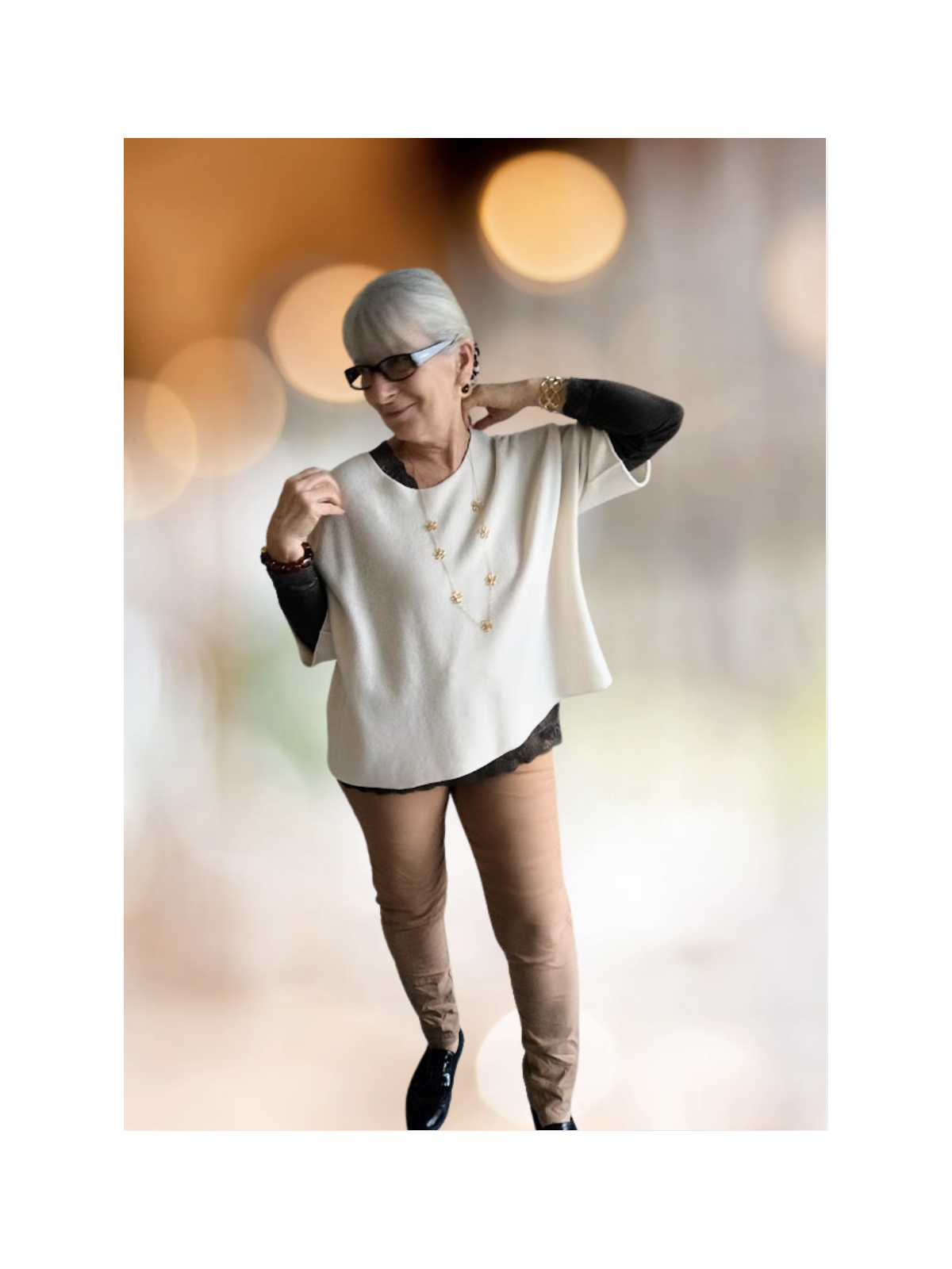 Pull poncho beige manches courtes l 1 vue de face l Tilleulmenthe mode boutique de vêtements femme en ligne