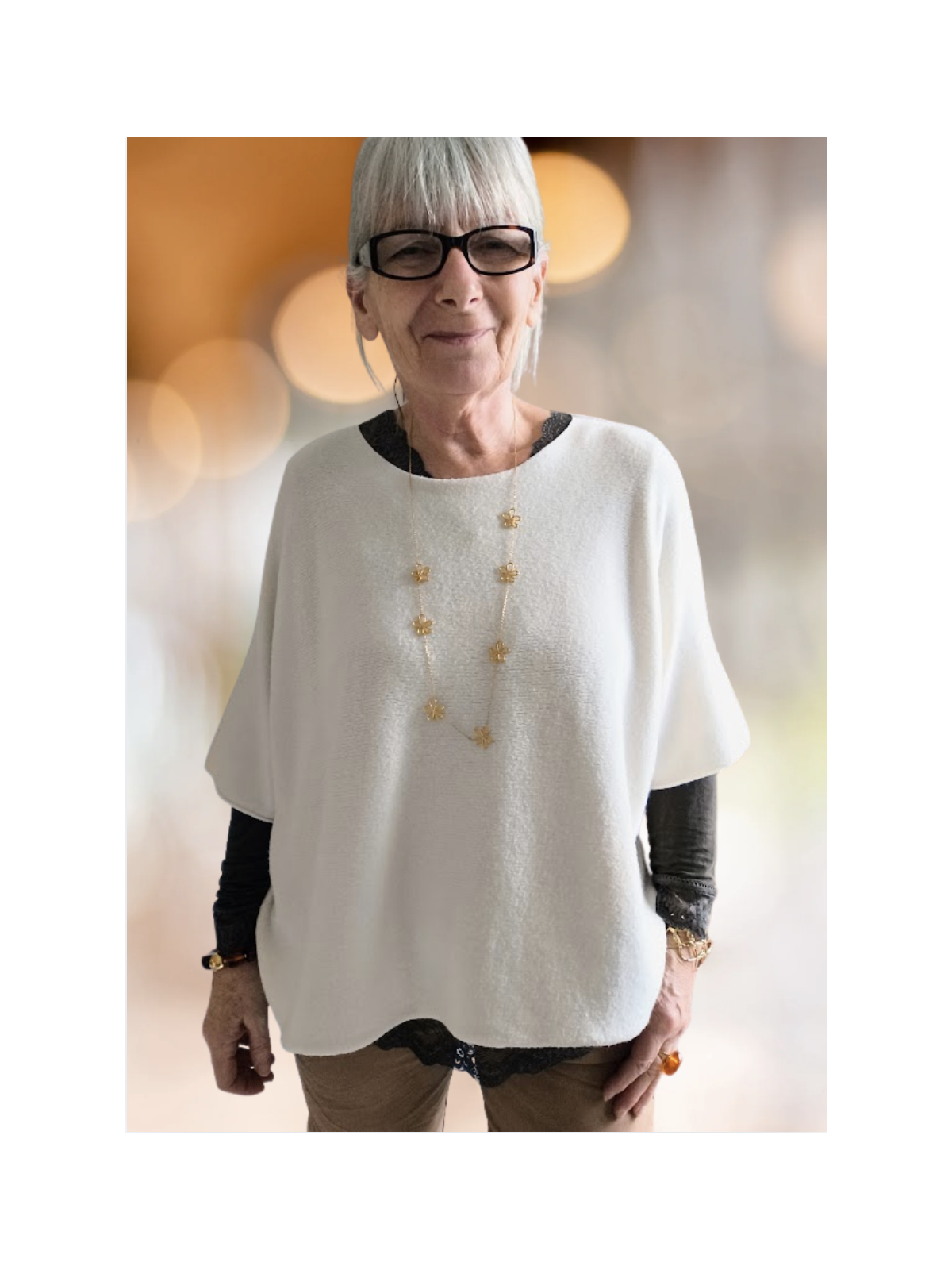 Pull poncho écru femme l 2 vue porté l Tilleulmenthe mode boutique de vêtements femme en ligne