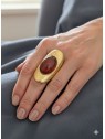 Bague fantaisie dorée avec pierre marron l 1 vue portée l Tilleulmenthe mode boutique de vêtements femme en ligne