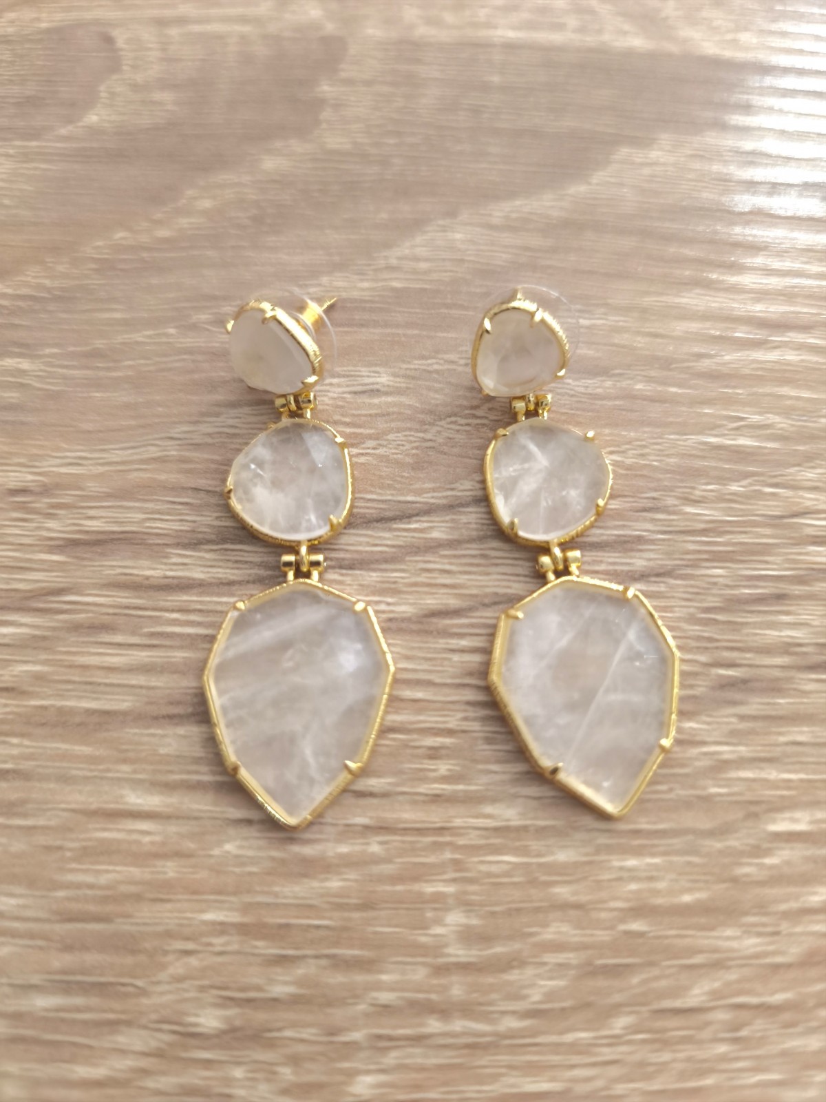 Boucles d'oreille pierres naturelles et acier doré l 3 vue de près l Tilleulmenthe mode boutique de vêtements femme en ligne