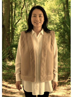 Veste sans manche camel imitation peau retournée l 1 vue portée l Tilleulmenthe mode boutique de vêtements femme en ligne