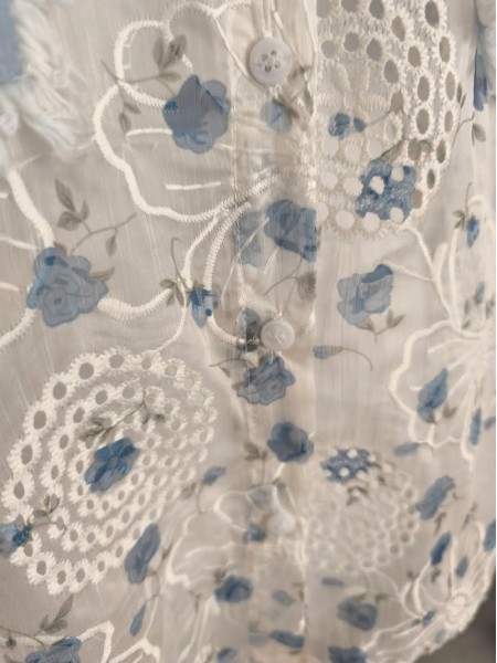 Blouse bleu et blanche liberty et jeans l 4 vue de près l Tilleulmenthe mode boutique de vêtements femme en ligne