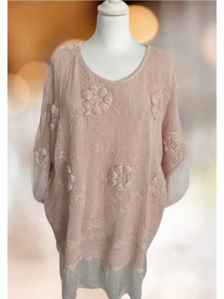 Haut rose fleurs brodées l 2 vue de près l Tilleulmenthe mode boutique de vêtements femme en ligne
