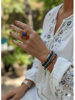 Bague orange et bleue en pierres naturelles l 1 vue portée l Tilleulmenthe mode boutique de vêtements femme en ligne