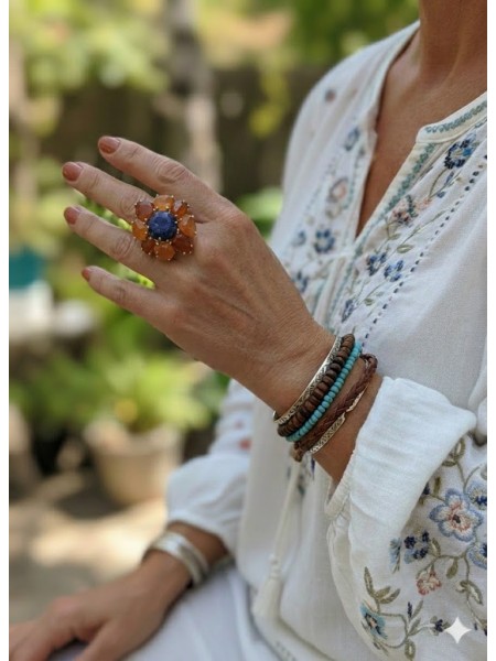 Bague orange et bleue en pierres naturelles l 1 vue portée l Tilleulmenthe mode boutique de vêtements femme en ligne