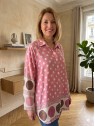 Blouse rose à pois et blanche l 5 vue portée l Tilleulmenthe mode boutique de vêtements femme en ligne