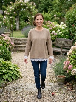 Haut camen en dentelle blanches l 1 vue de face l Tilleulmenthe mode boutique de vêtements femme en ligne