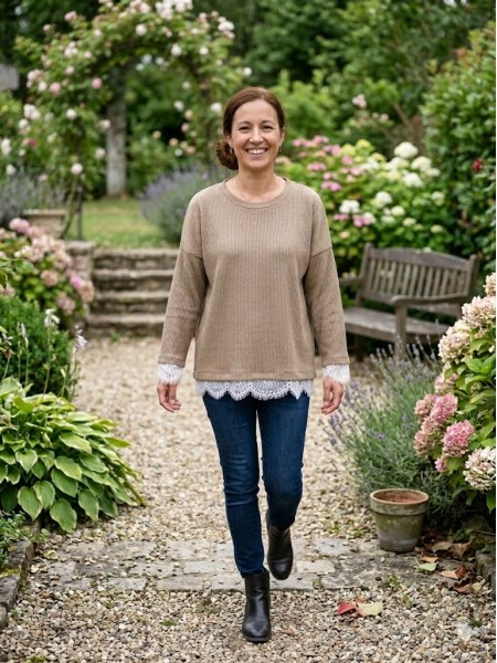 Haut camen en dentelle blanches l 1 vue de face l Tilleulmenthe mode boutique de vêtements femme en ligne