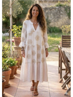 Robe longue couleur crème avec broderies dorées l 8 vue couleur crème l Tilleulmenthe mode boutique de vêtements femme en ligne