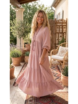 Robe longue rose boutonnée sur le devant l 1 vue portée l Tilleulmenthe mode boutique de vêtements femme en ligne