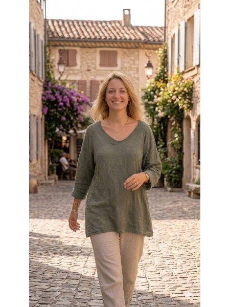 Haut ample kaki à fleurs relief l 3 vue porté l Tilleulmenthe mode boutique de vêtements femme en ligne