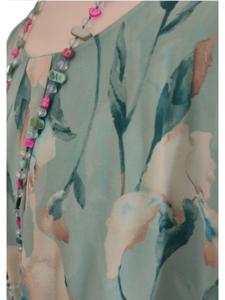 Blouse verte à fleurs grande taille l 6 vue rapprochée l Tilleulmenthe mode boutique de vêtements femme en ligne