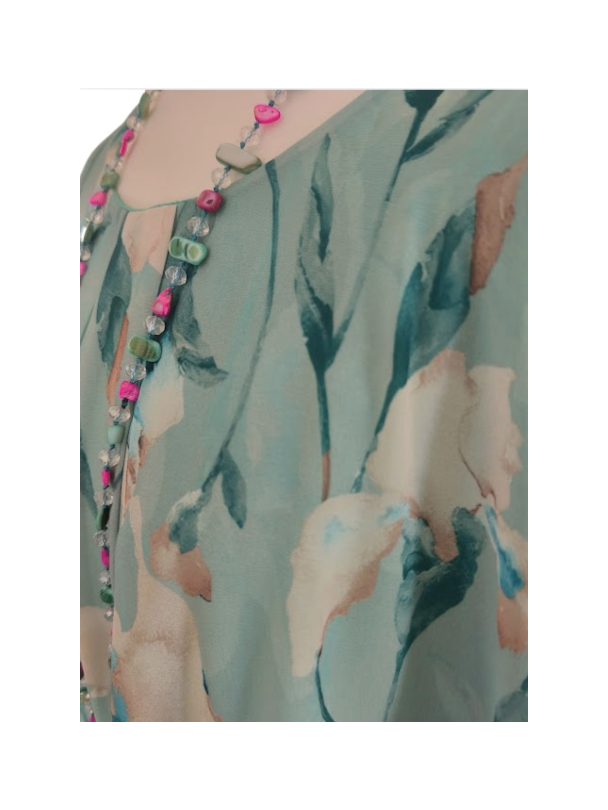 Blouse verte à fleurs grande taille l 6 vue rapprochée l Tilleulmenthe mode boutique de vêtements femme en ligne