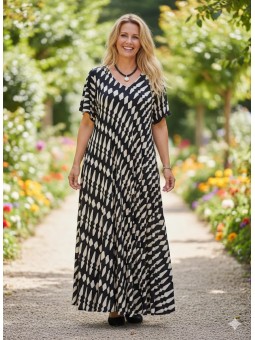 Robe longue femme noire et beige l 2 vue portée l Tilleulmenthe mode boutique de vêtements femme en ligne