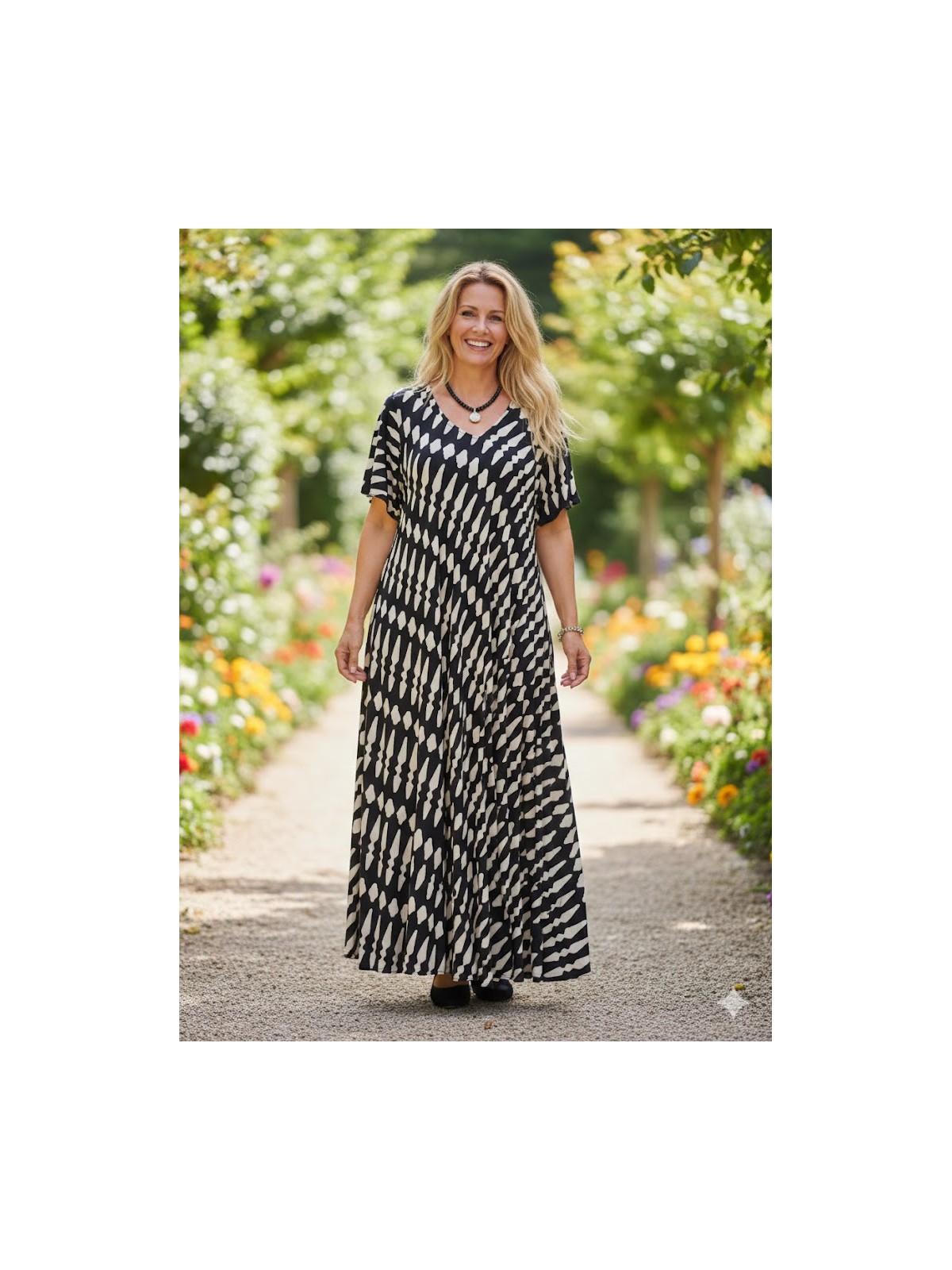 Robe longue femme noire et beige l 2 vue portée l Tilleulmenthe mode boutique de vêtements femme en ligne