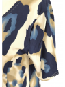 Robe femme beige à imprimés bleu marine l 3 vue rapprochée l Tilleulmenthe mode boutique de vêtements femme en ligne